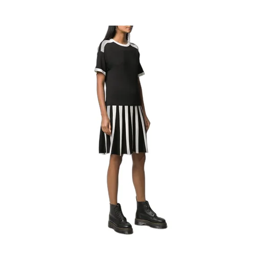 Short-Sleeved Knitted Dress