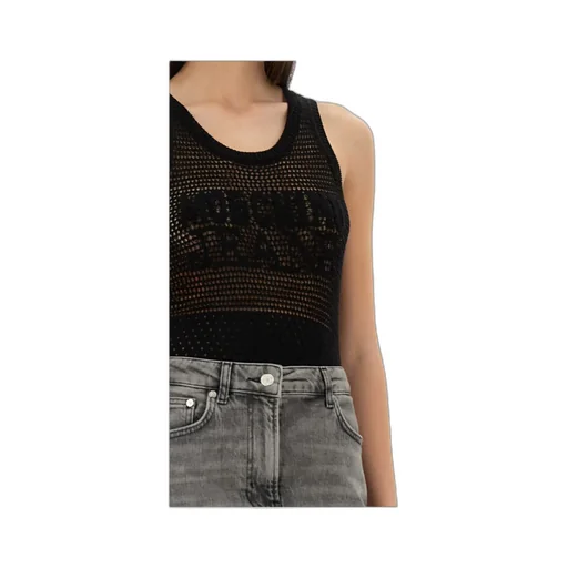 Mesh Top With Logo