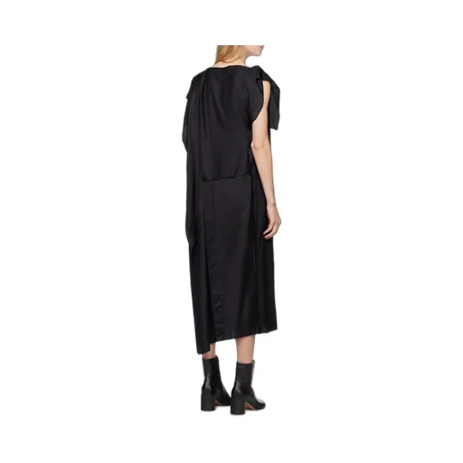 Single-Sleeved Crewneck Maxi Dress