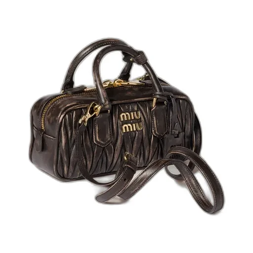 Matelassé Zipped Handbag
