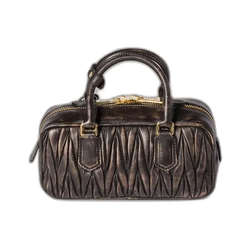 Matelassé Zipped Handbag