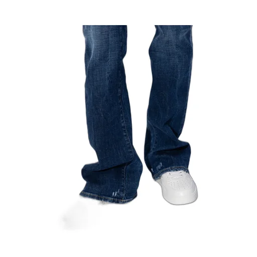 Terrain Sneakers