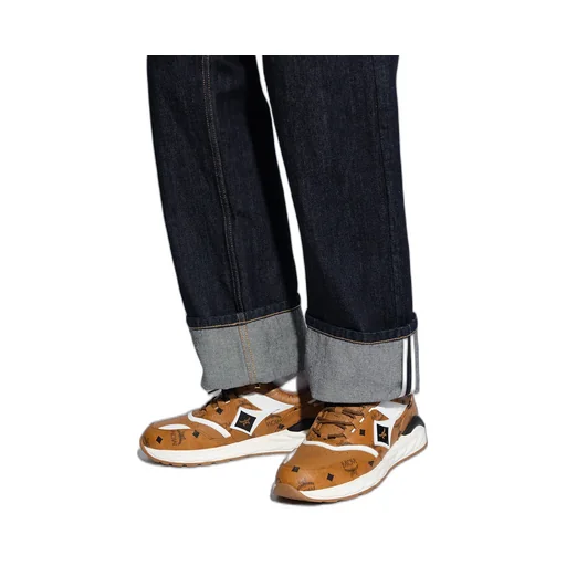 Skywander Sneakers