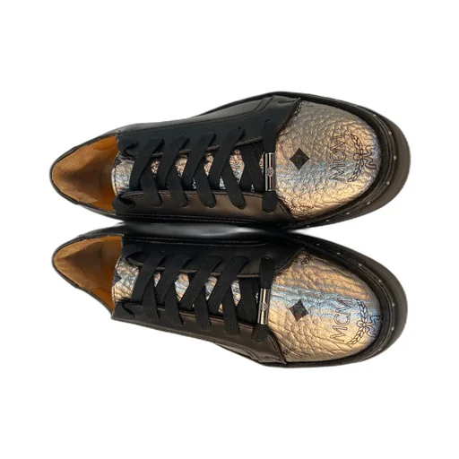 Logo Details Casual Sneakers