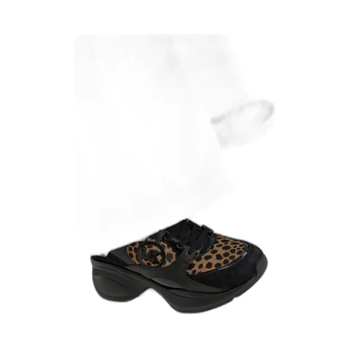 Zuma Sneakers