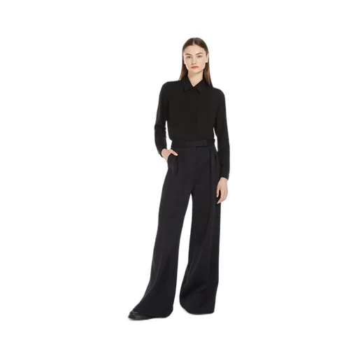 Point-Neck Long-Sleeved Shirt
