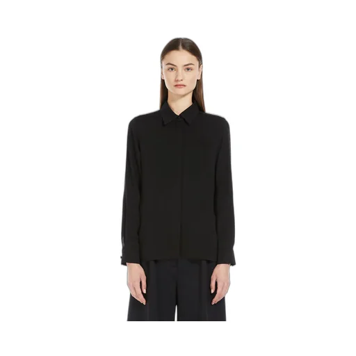 Point-Neck Long-Sleeved Shirt