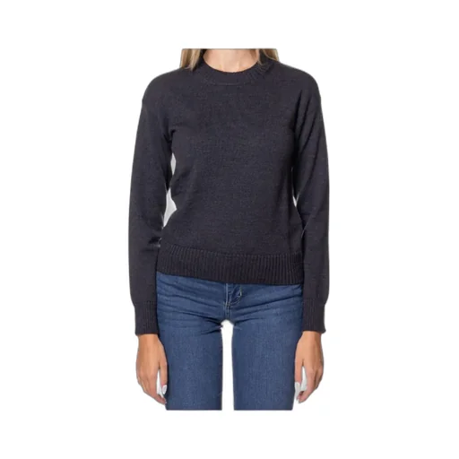 Long-Sleeved Round-Neck Sweater