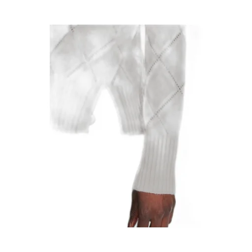 Round-Neck Long-Sleeved Sweater