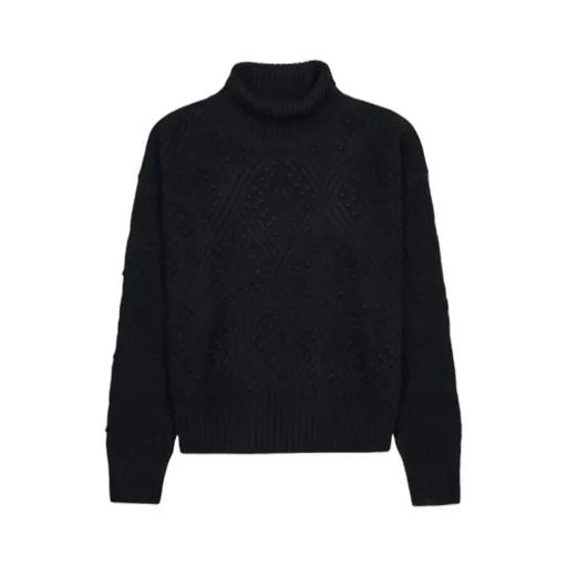 High-Necked Long-Sleeved Sweater