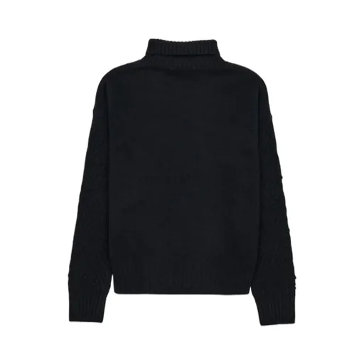 High-Necked Long-Sleeved Sweater