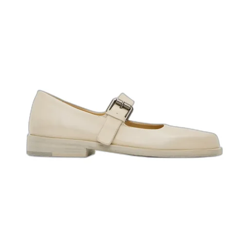 Side Pin Buckle Love Shoes