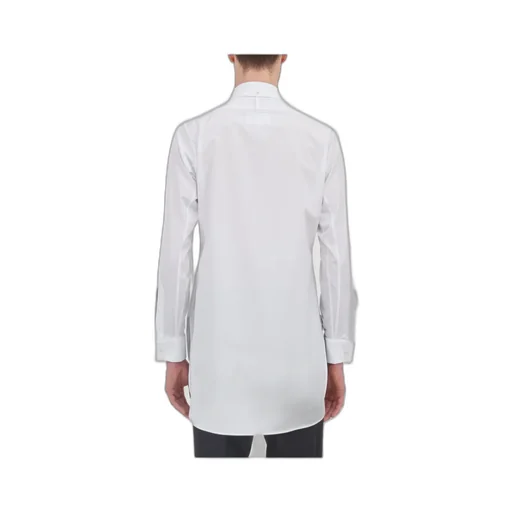 Long-Sleeved Buttoned Shirt