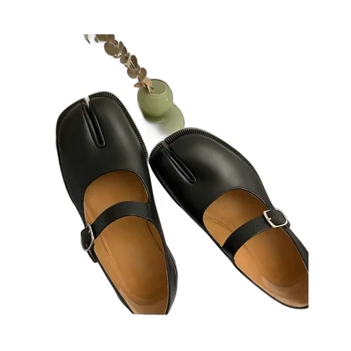 Tabi Toe Flat Shoes