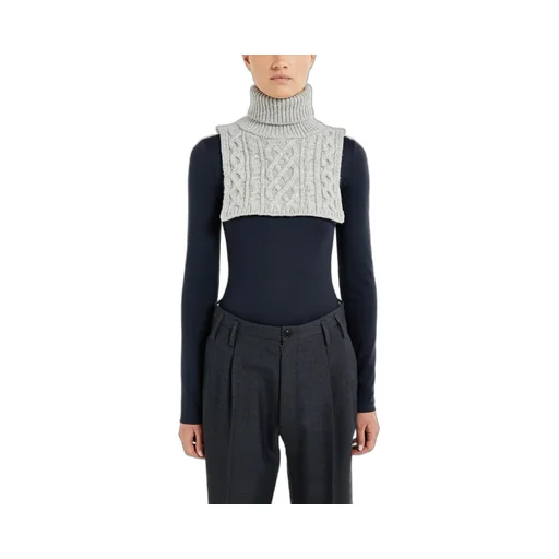 Cable-Knit Scarf