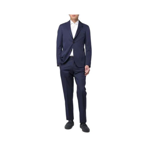 Long-Sleeved Suit