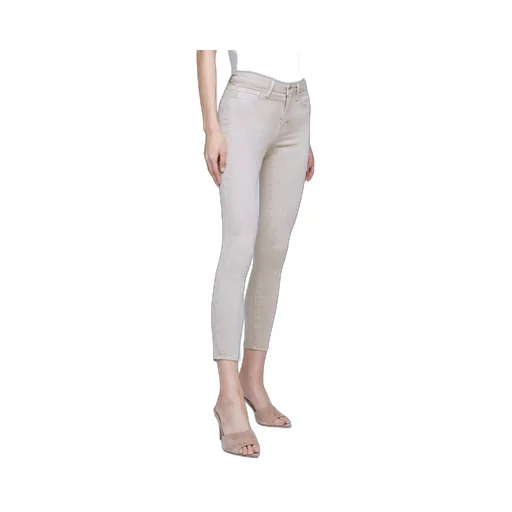 High-Waisted Jeans