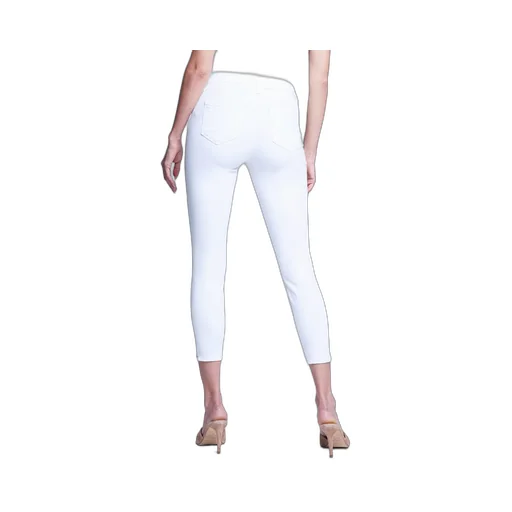 High-Waisted Jeans