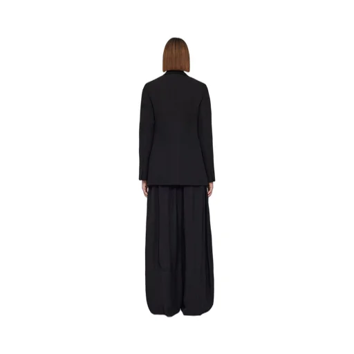 Long-Sleeved Buttoned Shirt