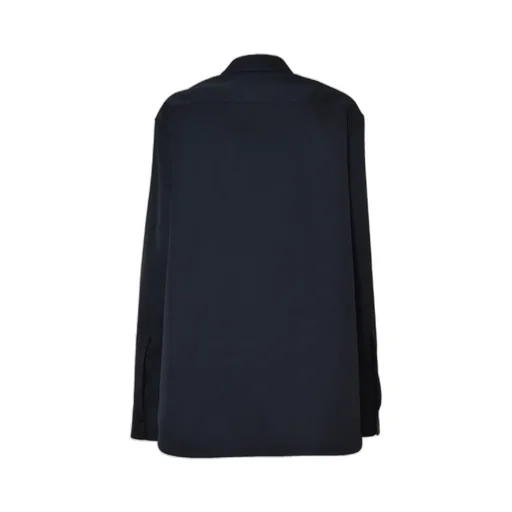 Long-Sleeved Buttoned Shirt