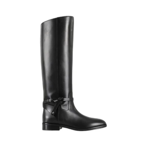 Round-Toed Boots