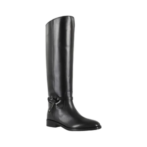 Round-Toed Boots