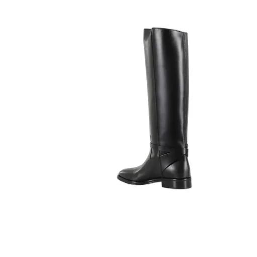 Round-Toed Boots