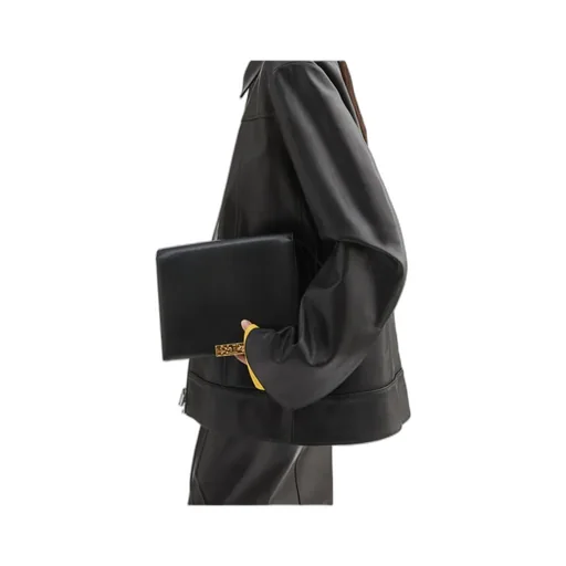 Carnet Medium Shoulder Bag