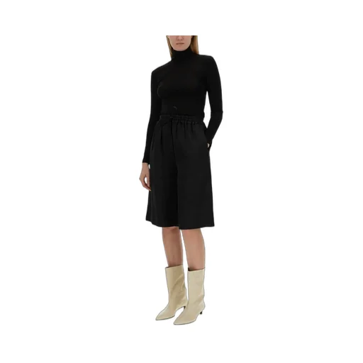 Drawstring-Fastening Knee-Length Shorts