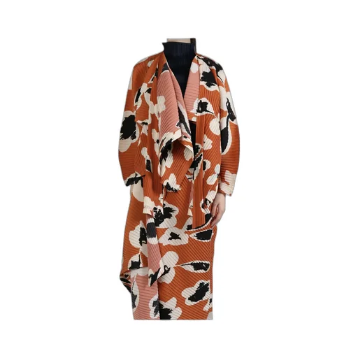 Vigor Pleats Coat