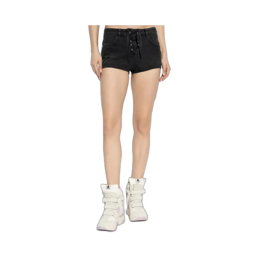 Delma Shorts