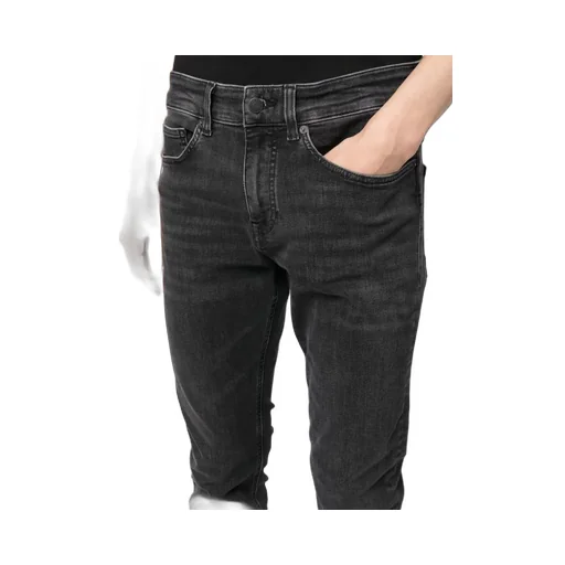 Belt-Loop Jeans