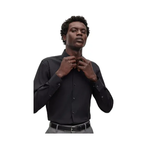 Spread-Collar Button-Up Shirt