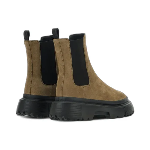 Chelsea Round-Toe Boots