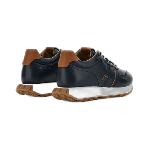 H601 Low-Top Sneakers