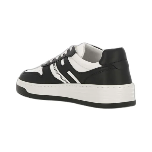 H630 Low-Top Sneakers