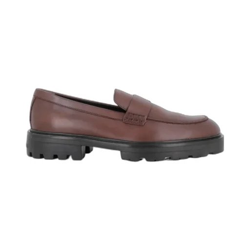 H673 Round-Toe Loafers