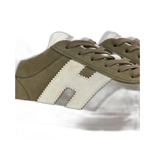 H647 Logo-Patch Low-Top Sneakers