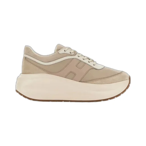 H696 Chunky Runner Sneakers