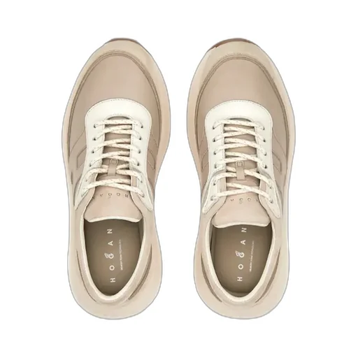 H696 Chunky Runner Sneakers