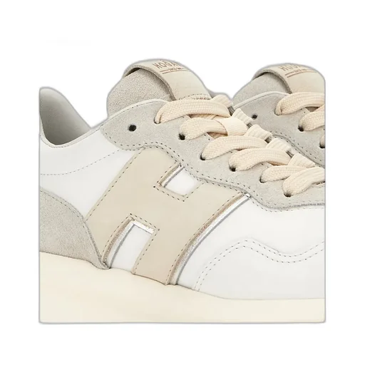 H641 Sneakers