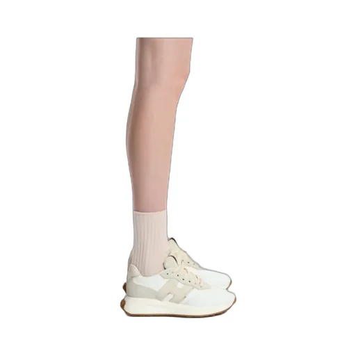 H641 Sneakers