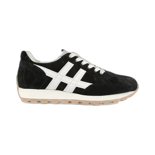 H671 Sneakers