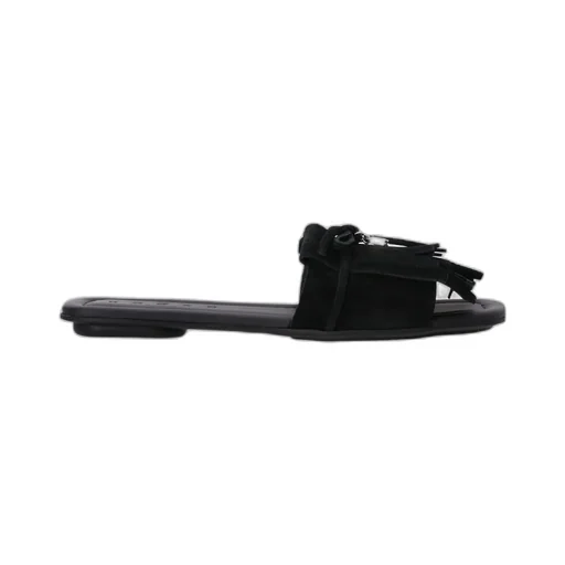 H685 Sandals