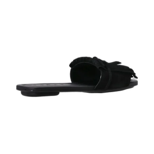 H685 Sandals