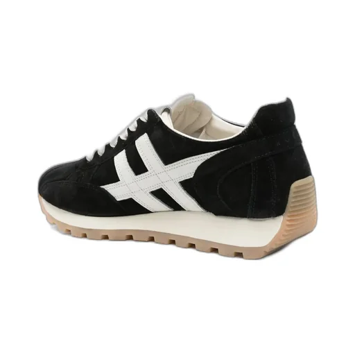 H671 Sneakers
