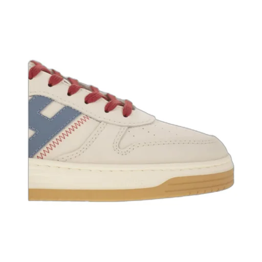 H630 Low-Top Sneakers