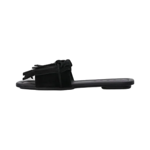 H685 Sandals