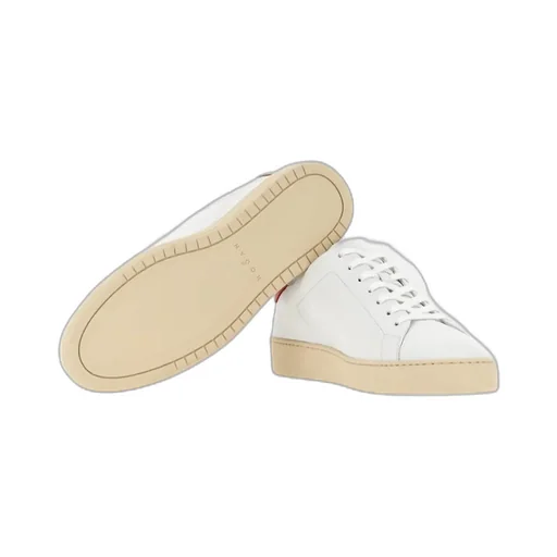 H672 Sneakers