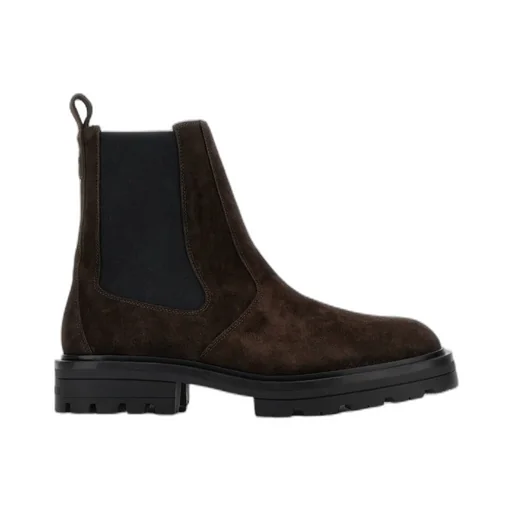 H673 Round-Toe Chelsea Boots